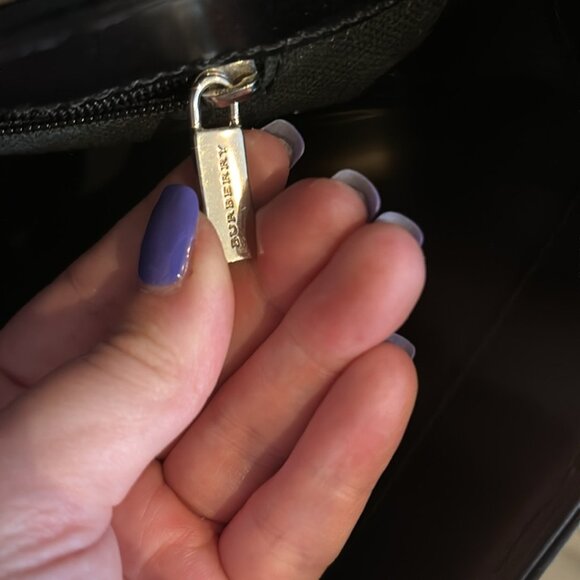 Burberry London Authentic Vintage Check Shoulder Bag - Picture 13 of 16